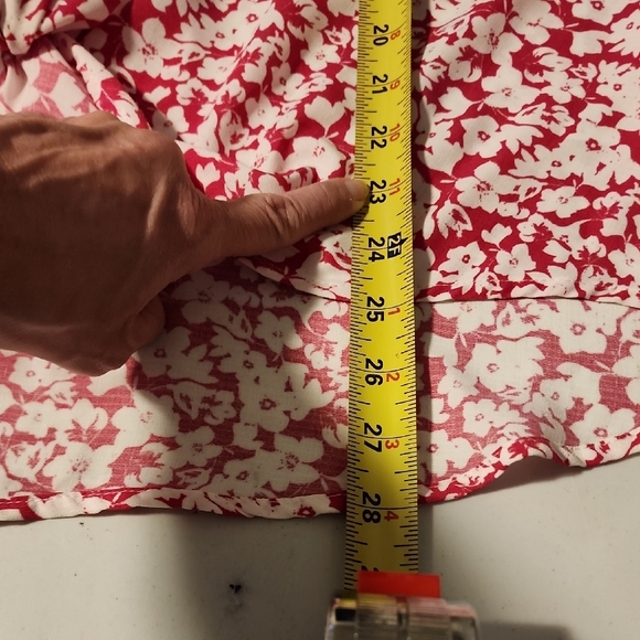 NWT Floral Cold Shoulder Top with Twist Detail - Picture 9 of 11